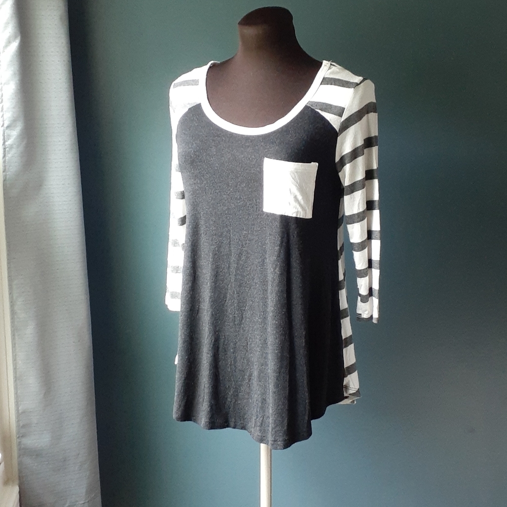 Le lis tee